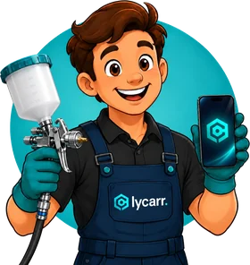 Le carrossier Lycarr, pistolet à peinture dans une main et l’app Lycarr dans l’autre